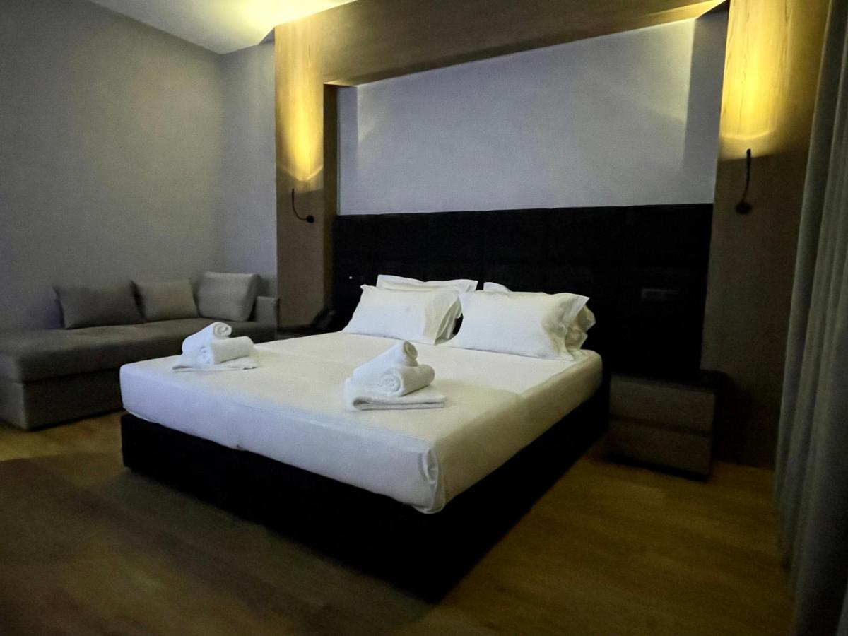 Elmar Hotel Vlorë Exteriör bild