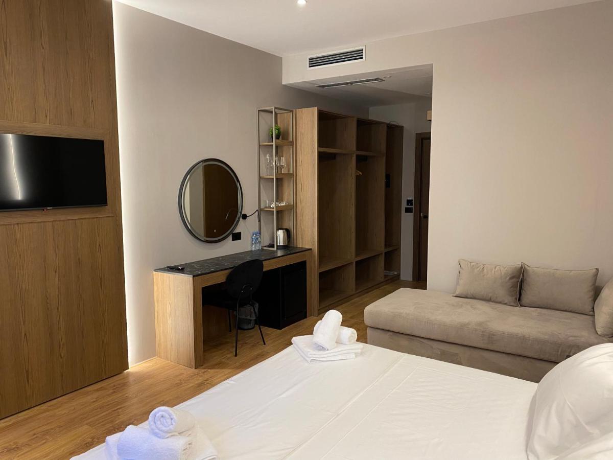 Elmar Hotel Vlorë Exteriör bild